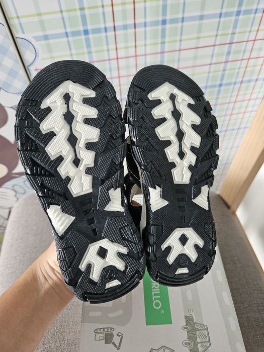 Nowe sandalki r25 cocodrilo