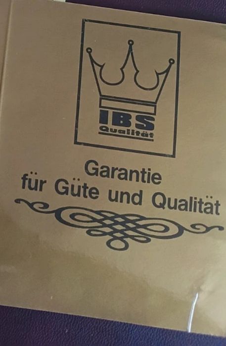 Faqueiro completo (70 peças) de altíssimo luxo IBS (International Bestecke Solingen) em aço inoxidável 18/10 com triplo banho de ouro 24K )