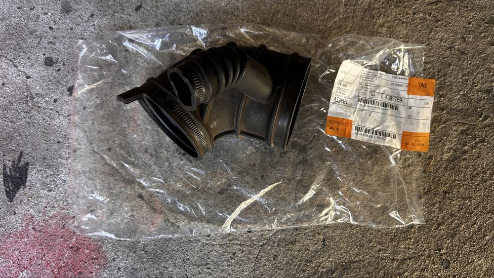 Układ dolotowy BMW 330i M54B30