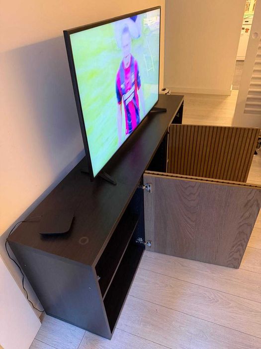 Aparador IKEA BESTÅ 180 cm | Portas Ripadas Nogueira BJÖRKÖVIKEN