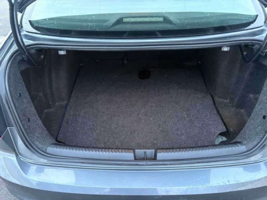 Volkswagen Jetta Sport      2016