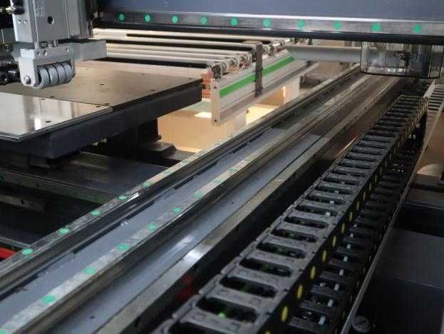 Свердлильно-присадочний верстат з ЧПУ HOLD HB621CG обробка з 6 сторін