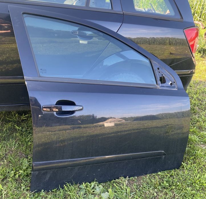 Drzwi prawy przód opel astra H Z20R