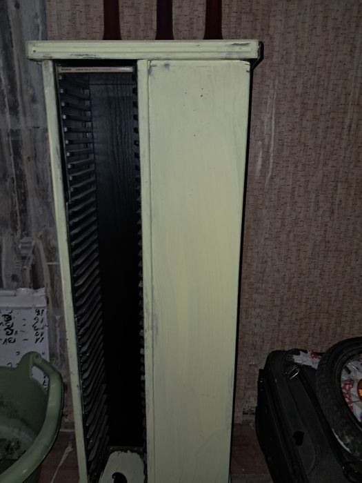 regały obrotowy  na płyty cd