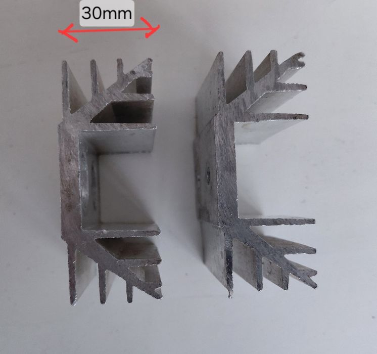 Radiatory aluminiowe frezowane pod diody mocy Prostownik