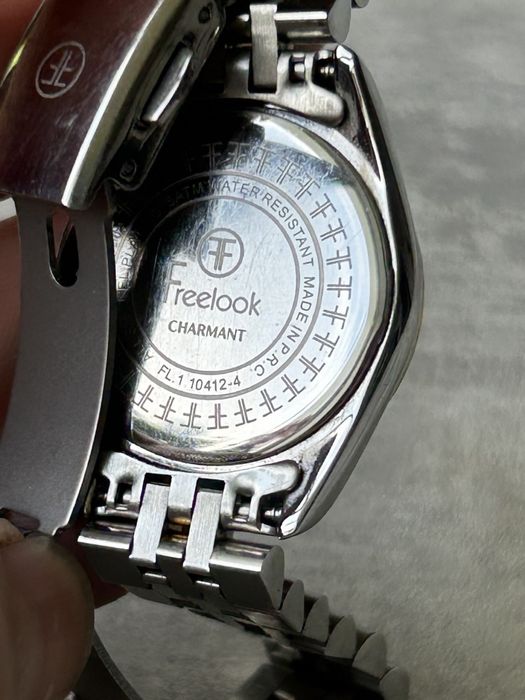 Годинник FREELOOK charmant