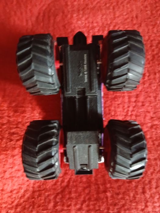 Продаю машинку FORD джип