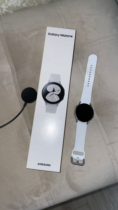 SAMSUNG Galaxy Watch4