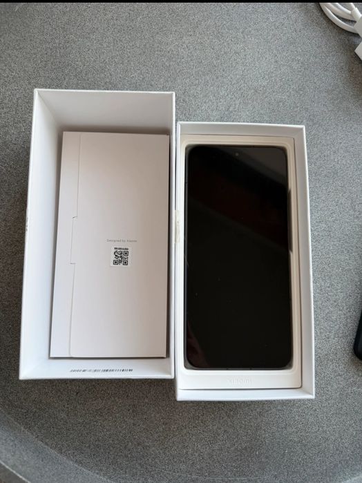Xiaomi 13 e Xiaomi watch 2