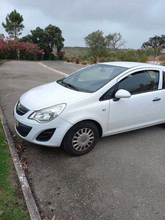 Opel Corsa, comercial a diesel,  ano 2011