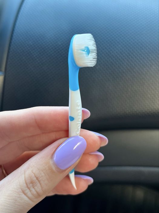 Зубні щітки  Colgate Max Fresh Wisp