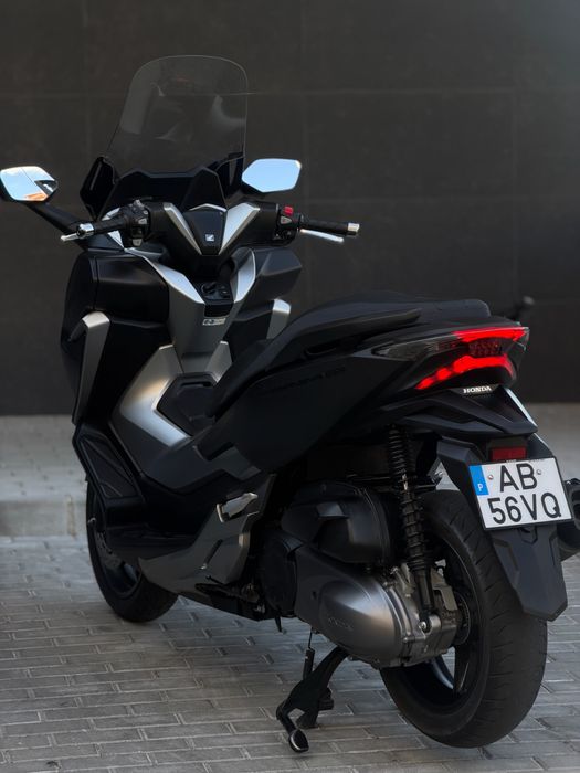 HONDA FORZA 300 - Ótimo Estado!