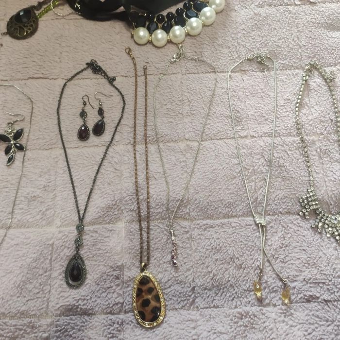 Біжутерія,набори, сережки ,цепочки
