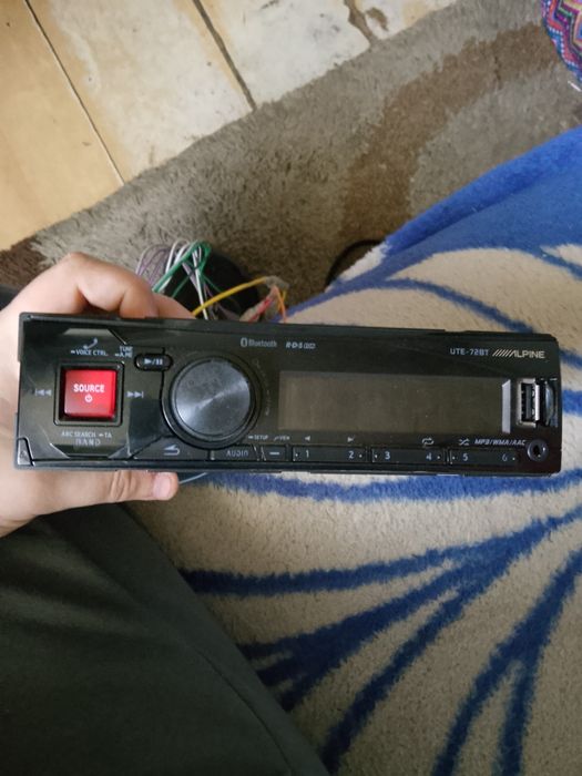 Radio Alpine na bluetooth