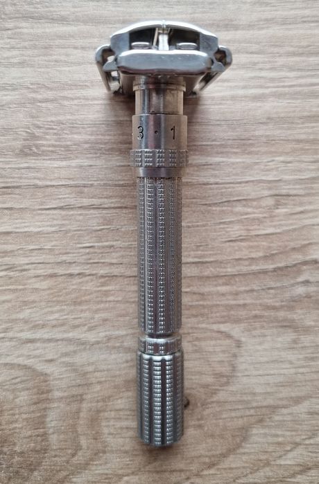 The "Slim" Gillette Adjustable razor 1967 рік