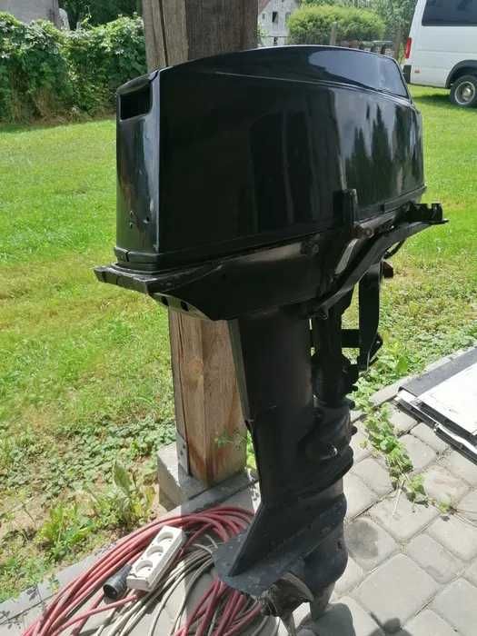 Silnik yamaha 25 KM  648 dwusuwowy, stopa S , na części uszkodzony