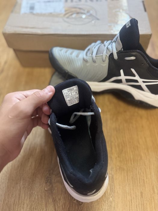 Продам кросівки asics 39 розмір