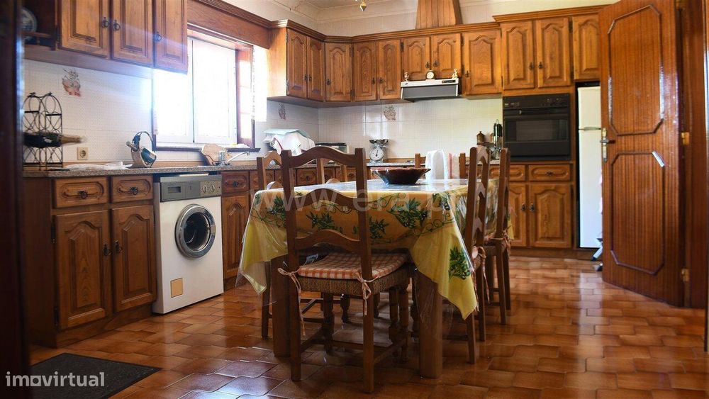 Moradia T4 / Amarante, Real, Ataíde e Oliveira
