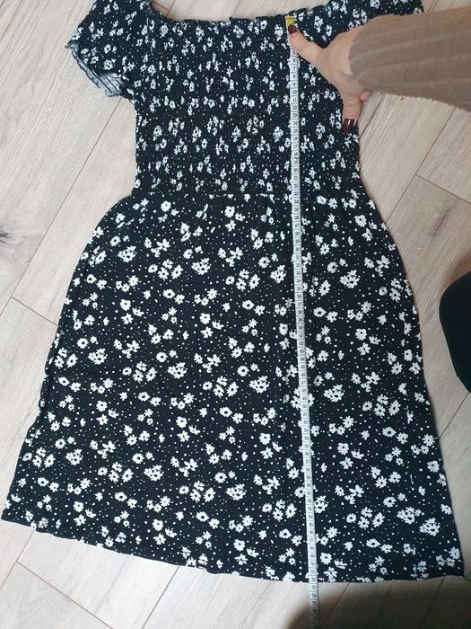 Letnia czarna sukienka House M