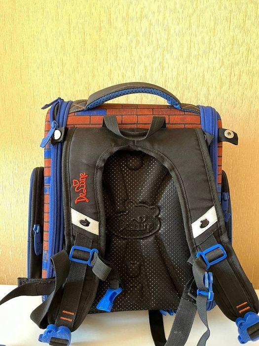 Рюкзак шкільний 1-4 класс