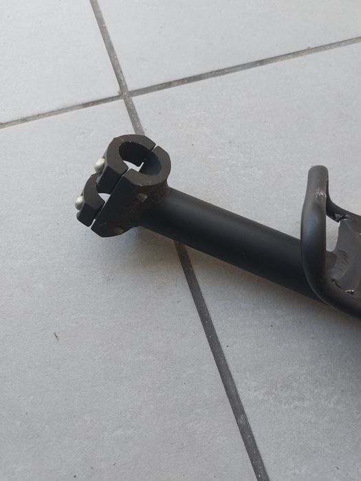 Suporte de bagagem para espigão.