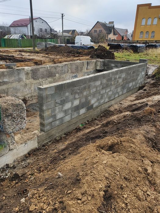 Кладка цегли, газоблоку, бетонні роботи