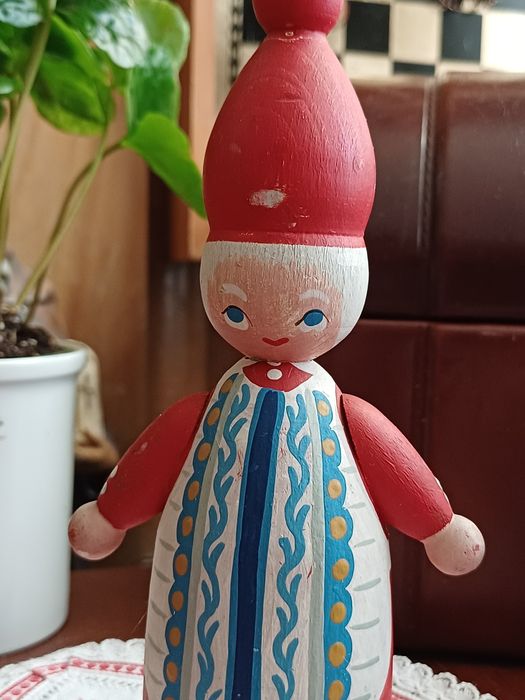 Skrzat drewniana figurka vintage stara lalka nisse