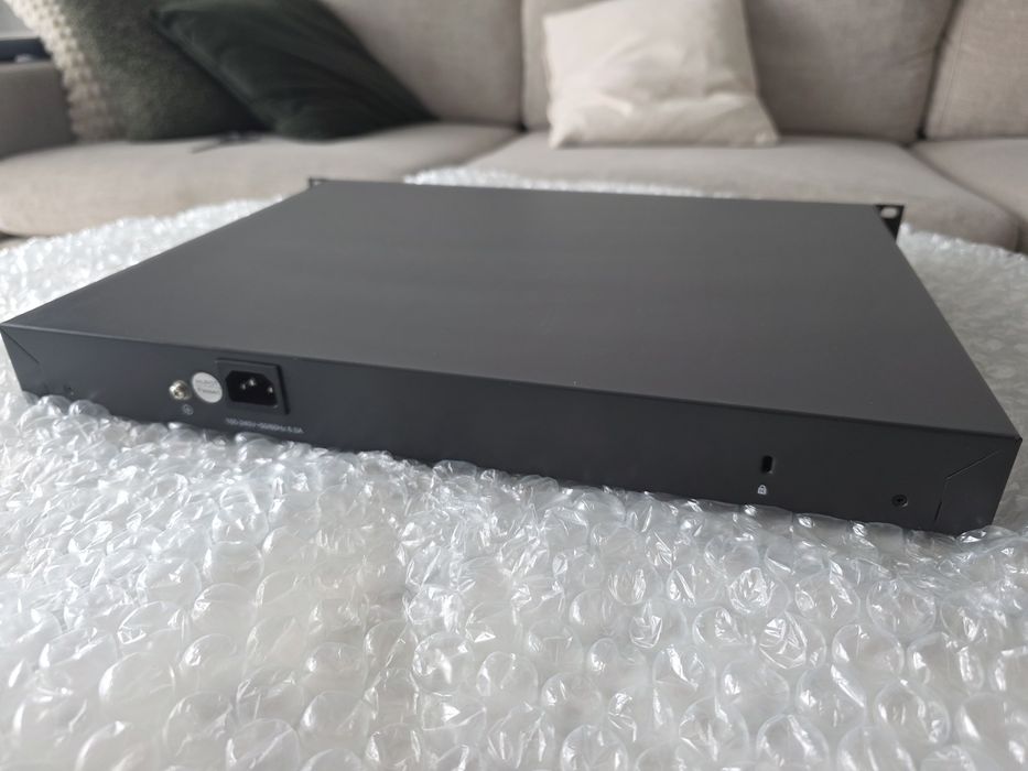 TP-Link T2600G-28MPS / TL-SG3424P switch PoE+ 24x1Gb 4xSFP 384W L2+ rack