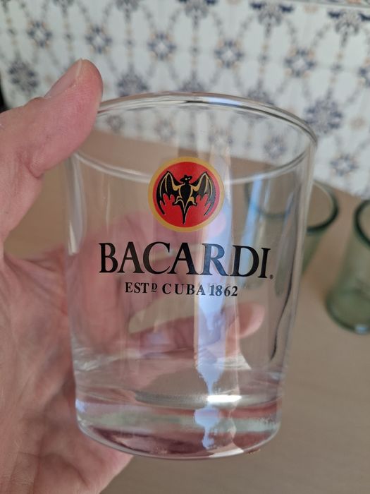 Copos marca Bacardi