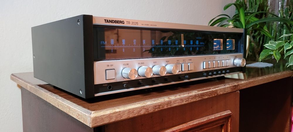 Amplituner Tandberg tr 2025