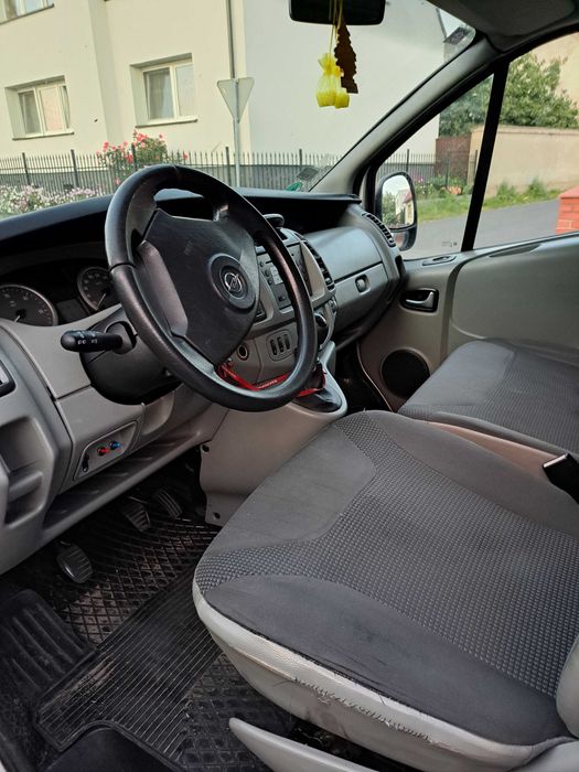 Opel Vivaro 2009 long ,9 osobowy