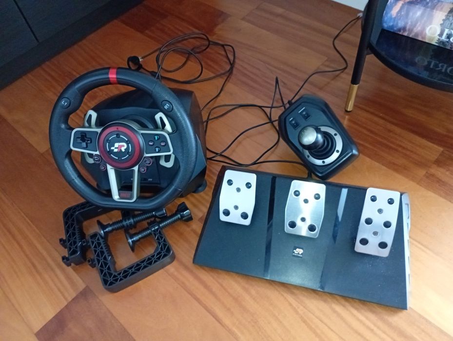 Volante suzuka Next elite wheel (com alguns defeitos)