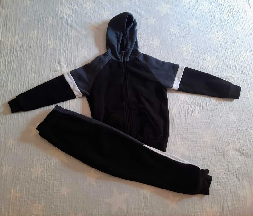 Fato de treino, da Sportzone, com 2 tshirts  (Up) - 10 anos