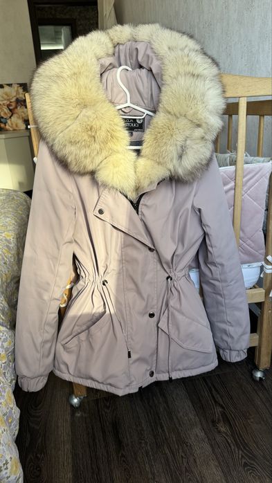Продам парку, с песцом, зммнюю куртку, пуховик