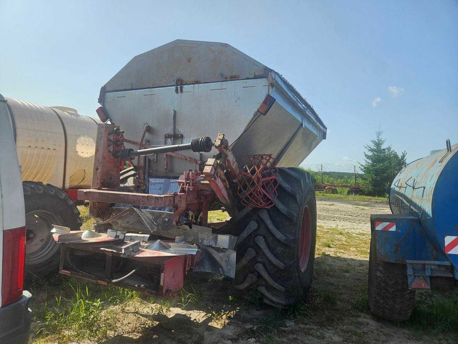 Розкидач добрив Bredal K105