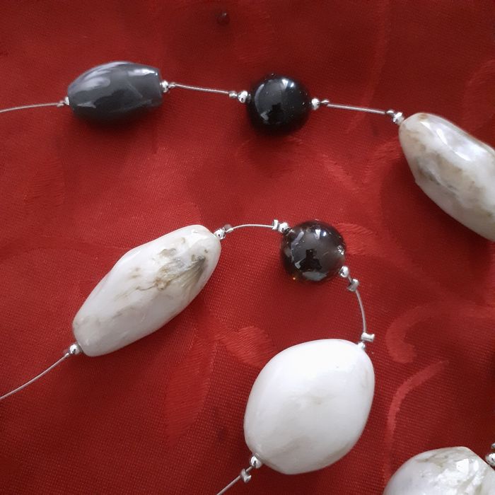 Naszyjnik z kamieniami