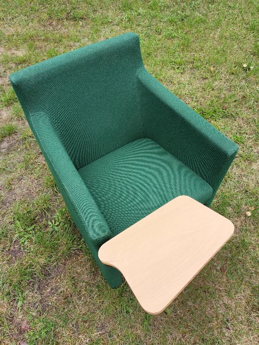 Fotel konferencyjny Nowy Styl Club, biurowy z pulpitem