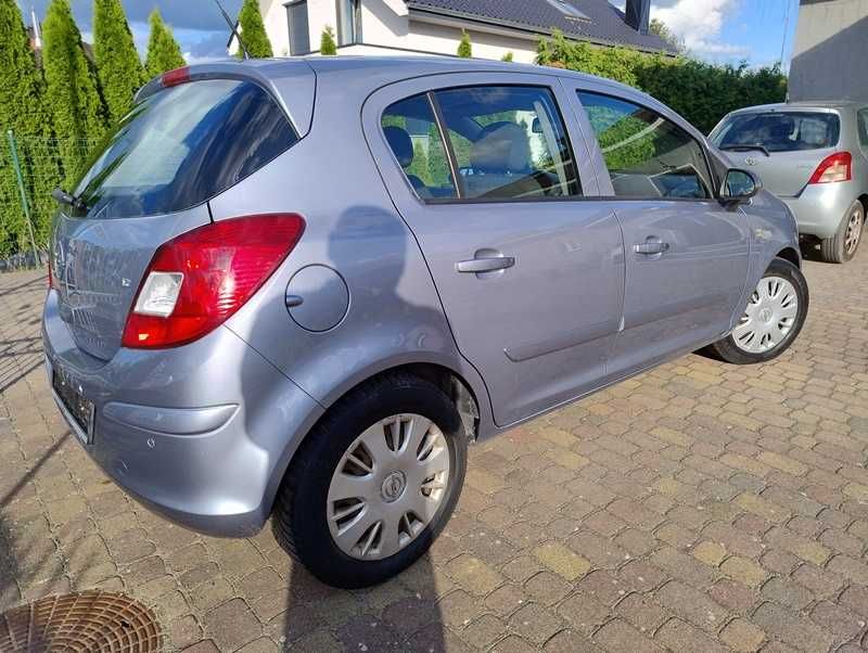 Corsa s-d-Klimatron-Tempomat-grzane fotel i kierownica-komp-parktronic-halogen