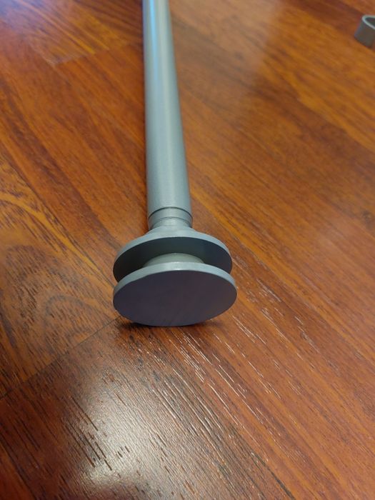 Karnisz metalowy regulowany