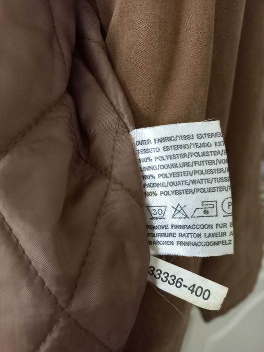 Casaco com capuz cor de mel