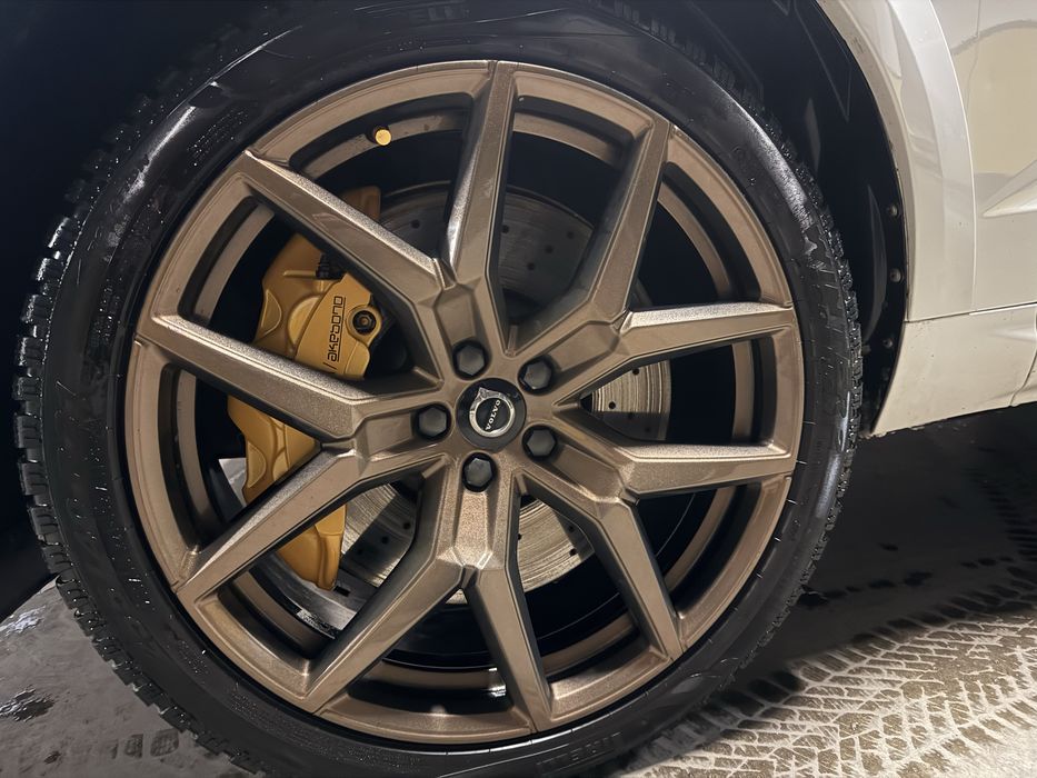 Volvo XC60 Polestar Engineered Hybryda Plug in Harman Panorama