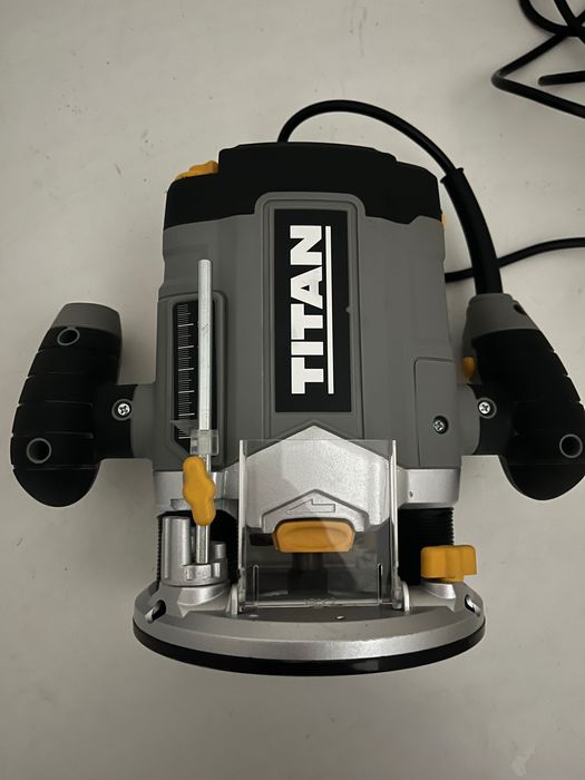 Frezarka górnowrzecionowa Titan 1200 W