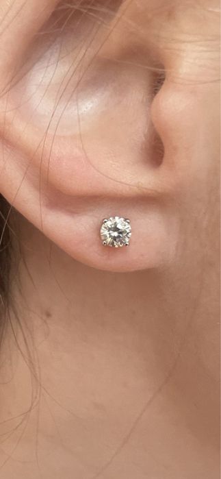 Продам серьги с бриллиантами природными