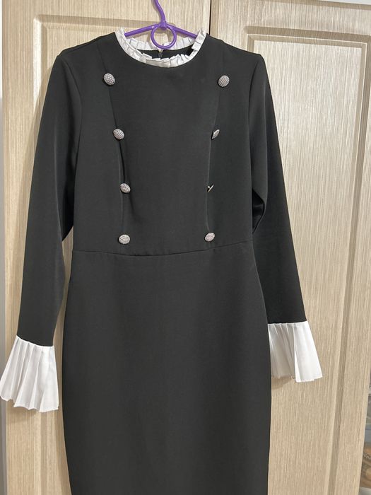 Неймовірна сукня ділова  святкова