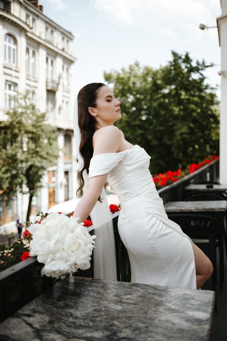 Продам весільну сукню