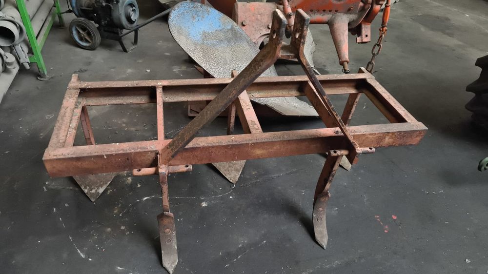 Escarificador Galucho 7 bicos e arado 1.50m