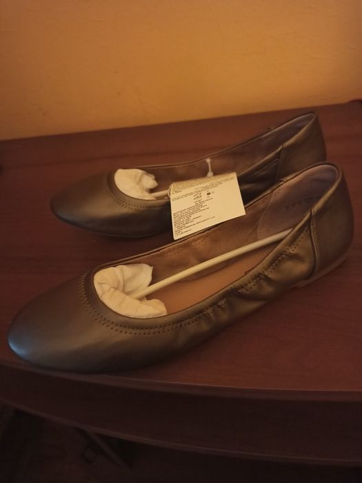 продам новые балетки темно бронзового цвета, купленные в Америке