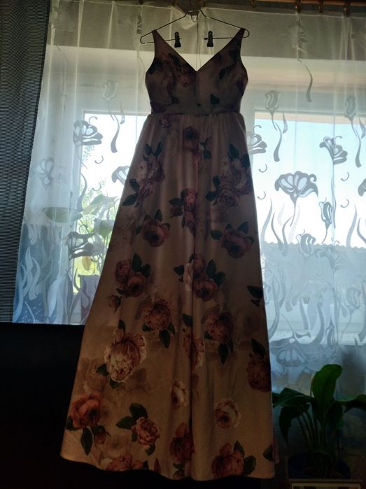 Sukienka maxi w kwiaty