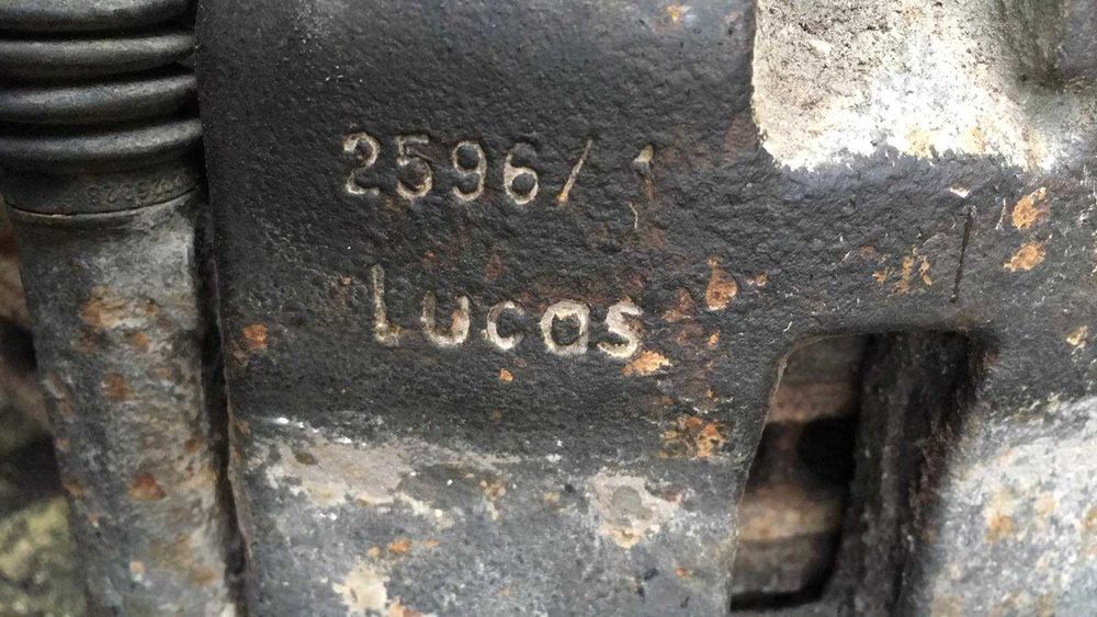 Поворотний кулак цапфа ступиця передні Nissan Primera P12 Lucas 2596/1