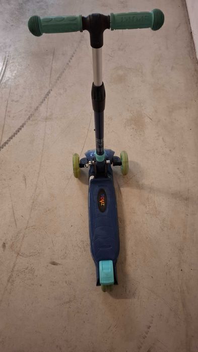 Hulajnoga trzykołowa, Toyz Carbon